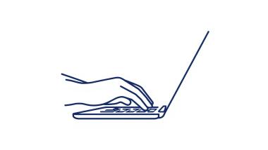 Hände, die auf Laptop schreiben